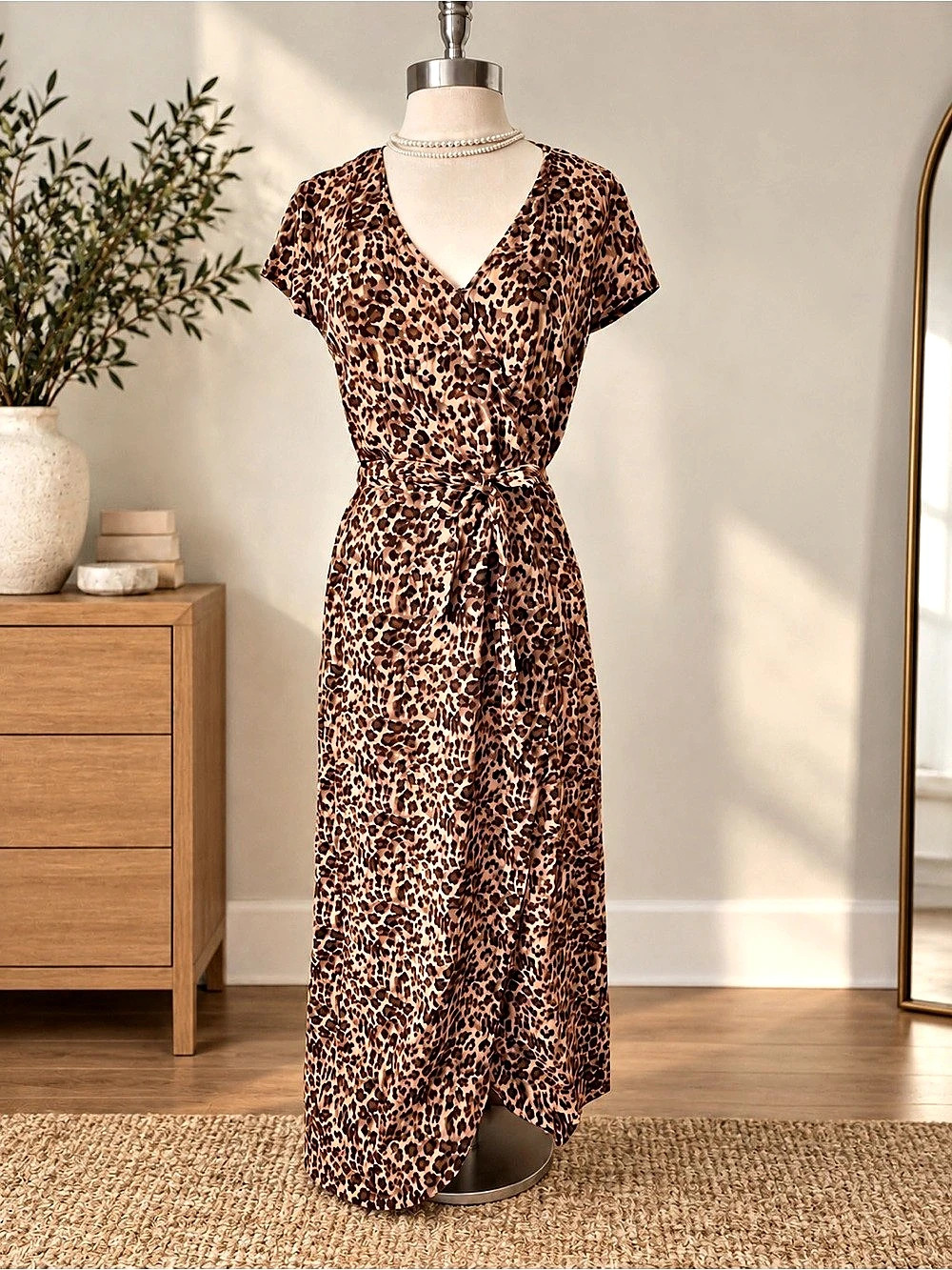 Everybody Talks Boutique Leopard Print Maxi Dress Size Medium